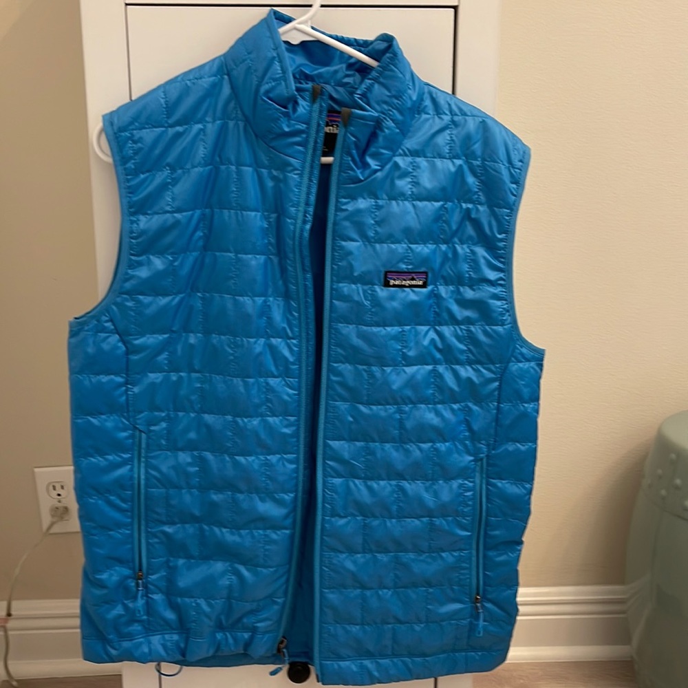 Patagonia men’s puffer vest, bought at REI, never worn. New, no tags.